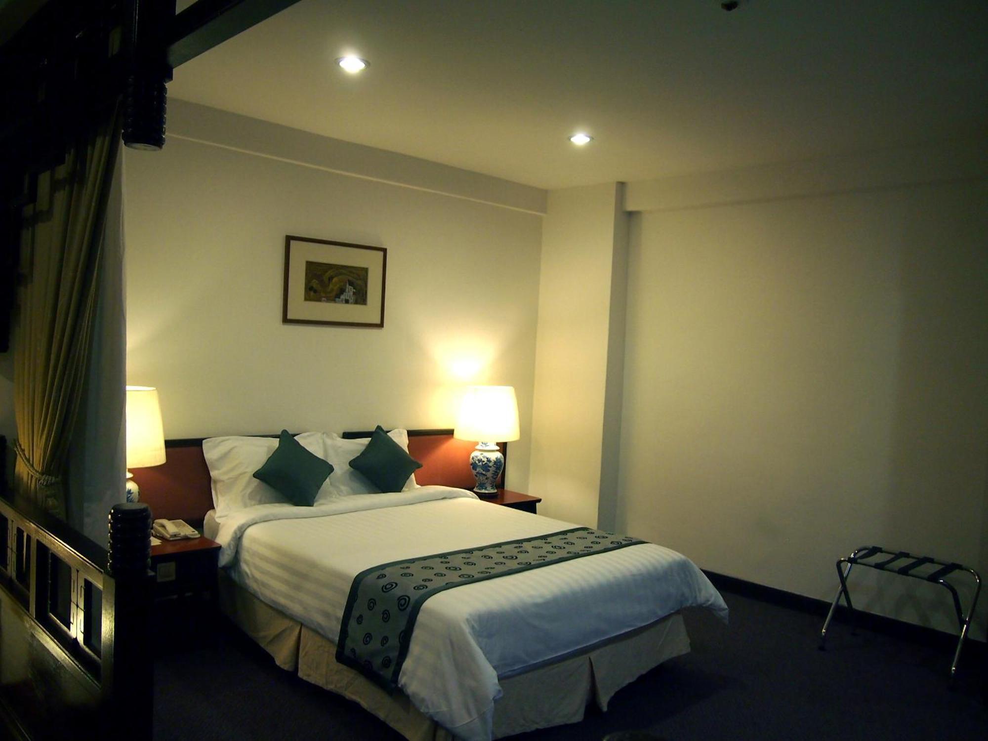 Khách sạn Royal 4*