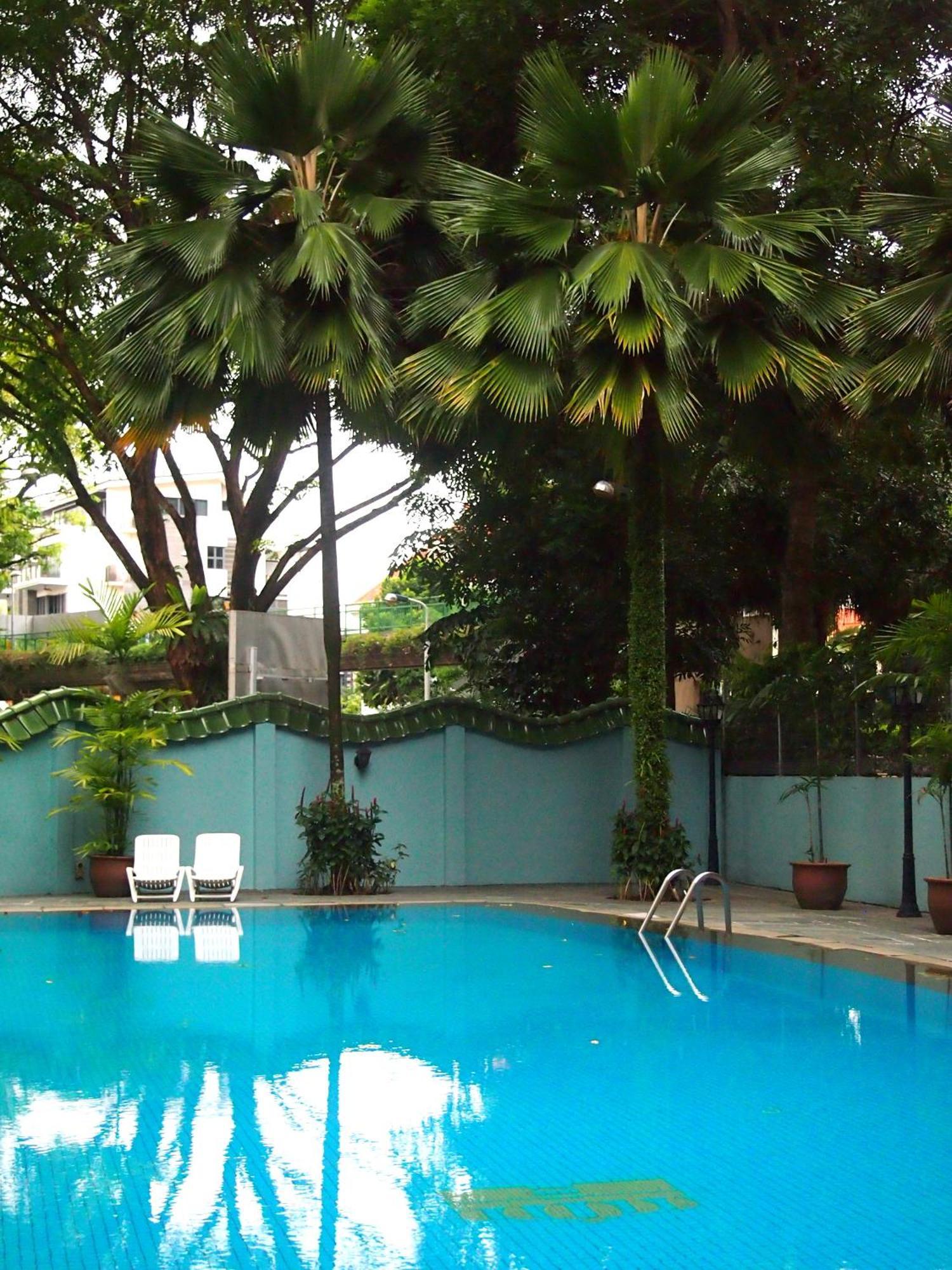 Khách sạn Royal Singapore