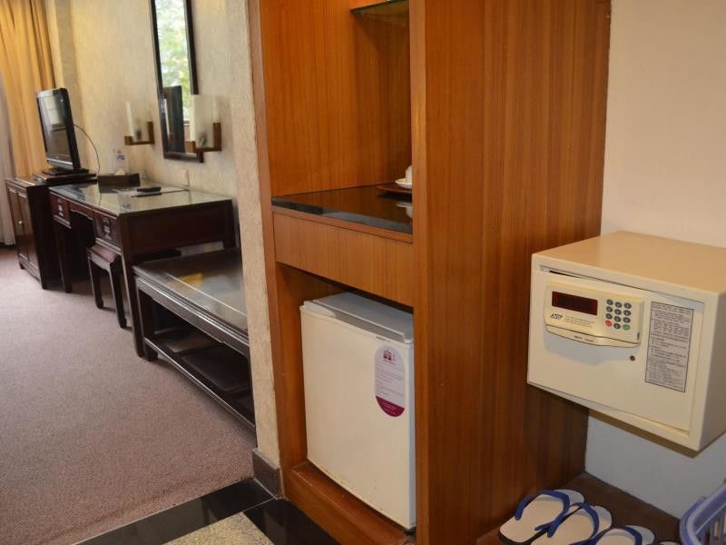 Royal Khách sạn 4*