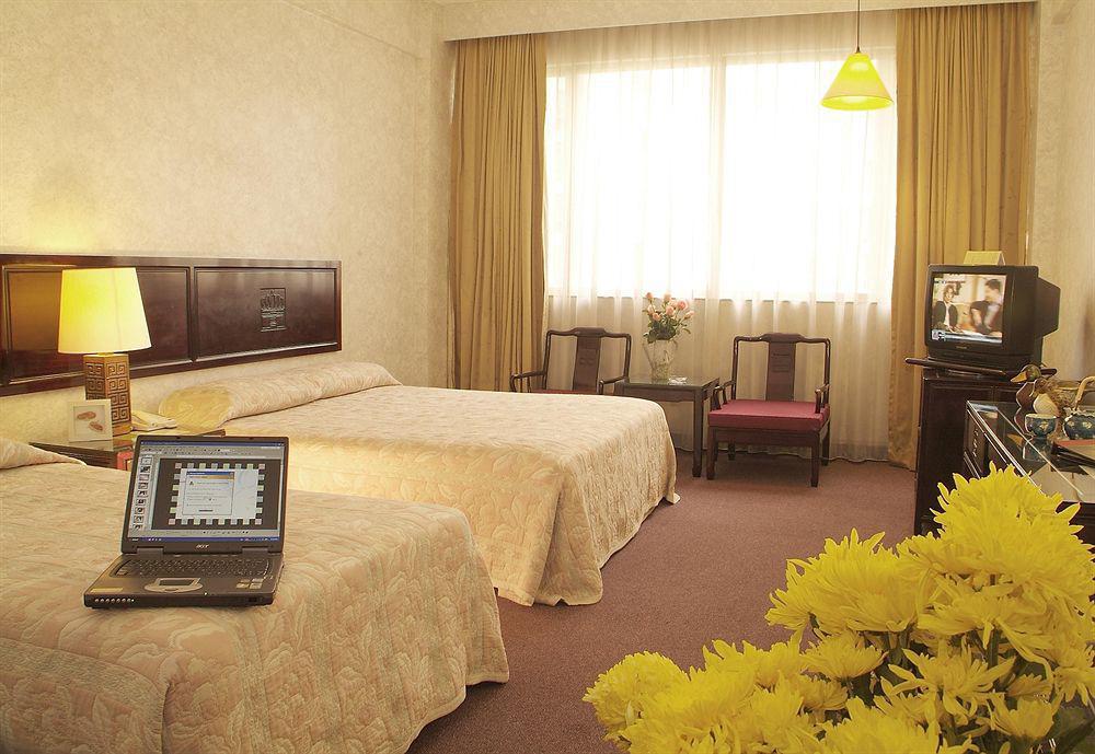 Royal Khách sạn 4*